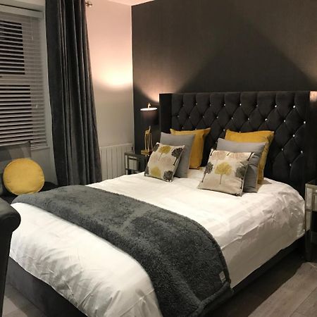 Heart Of Bowness Apartment Bagian luar foto