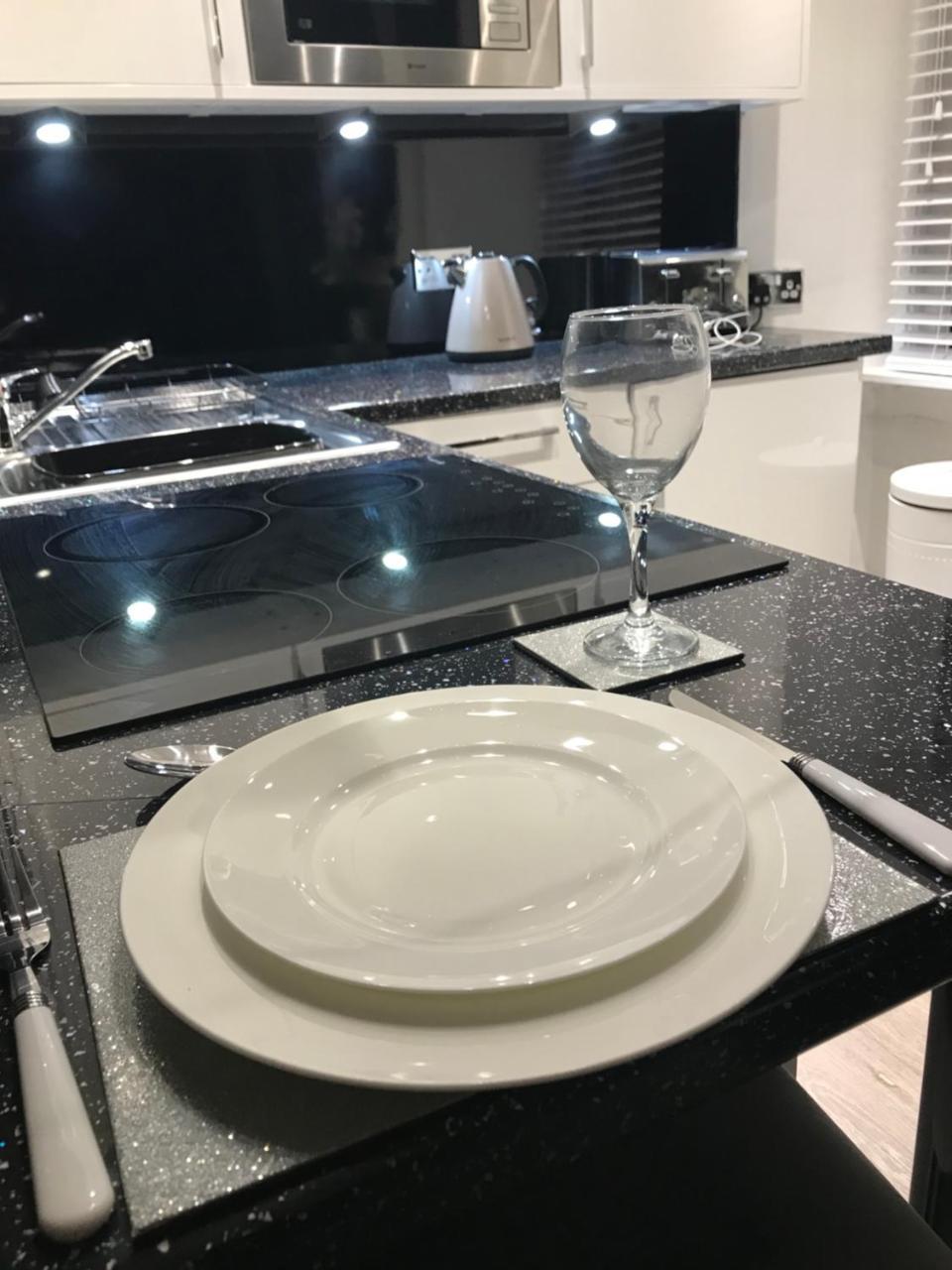 Heart Of Bowness Apartment Bagian luar foto